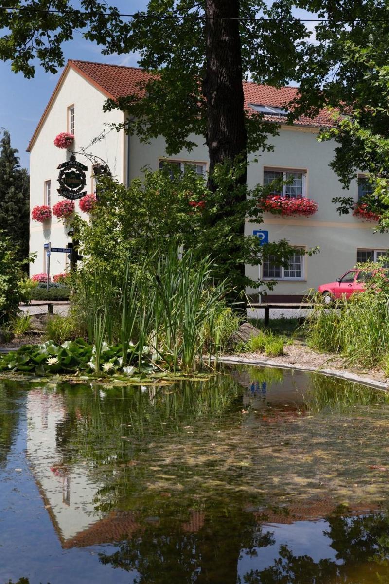 Hotel Und Gasthaus Zum Eichenkranz image