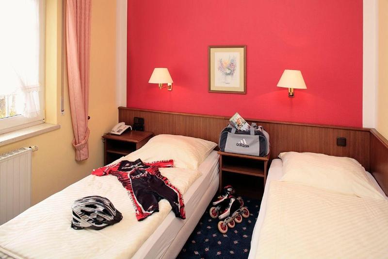 Hotel Und Gasthaus Zum Eichenkranz image