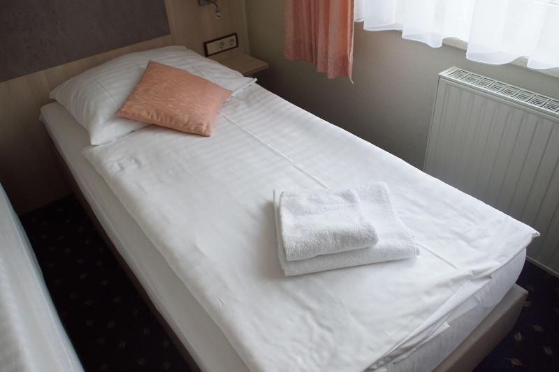 Hotel Und Gasthaus Zum Eichenkranz image