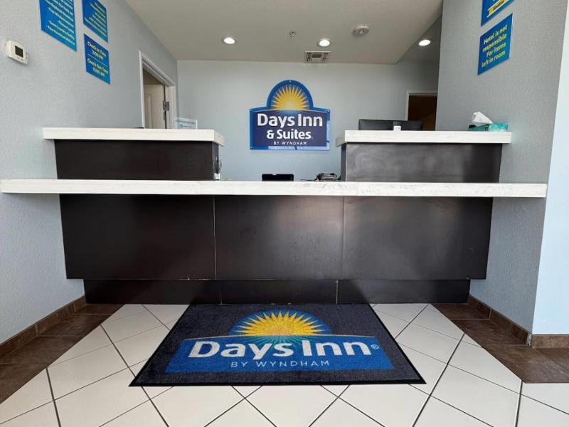 Days Inn & Suites by Wyndham Colorado City/I-20 image
