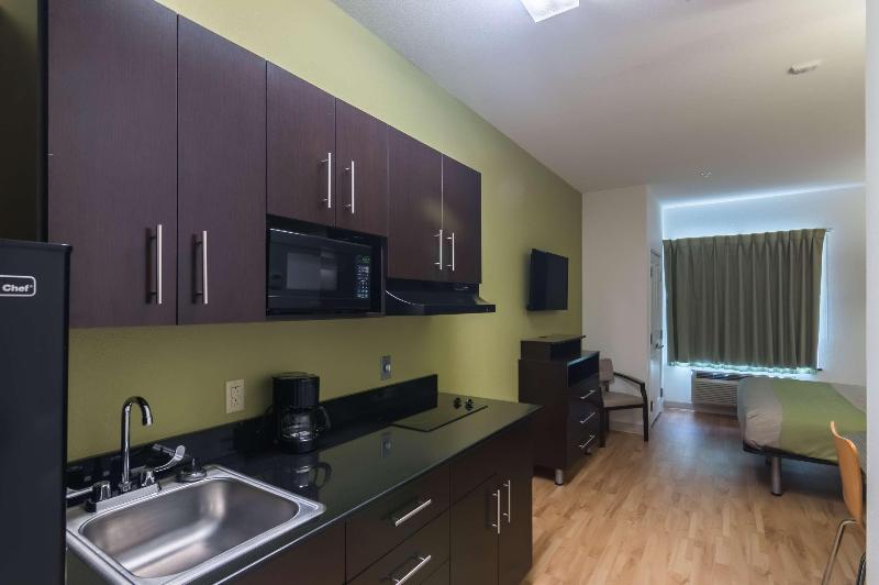 Days Inn & Suites by Wyndham Colorado City/I-20 image