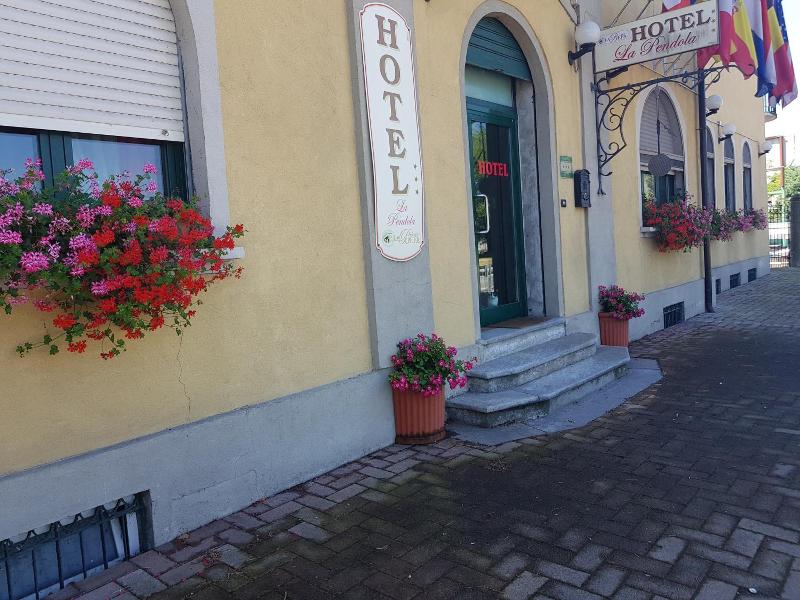 Hotel La Pendola image