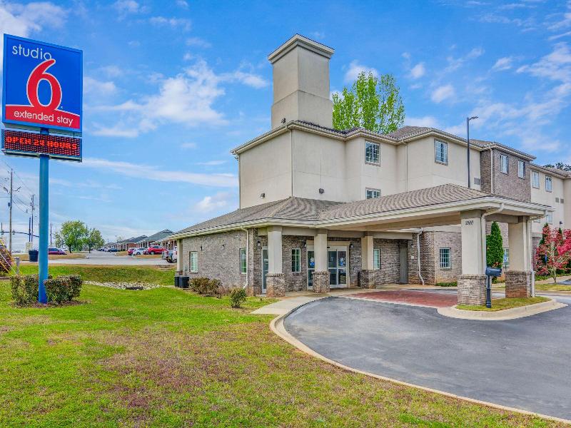Studio 6 Opelika, AL - Auburn Al — exterior view