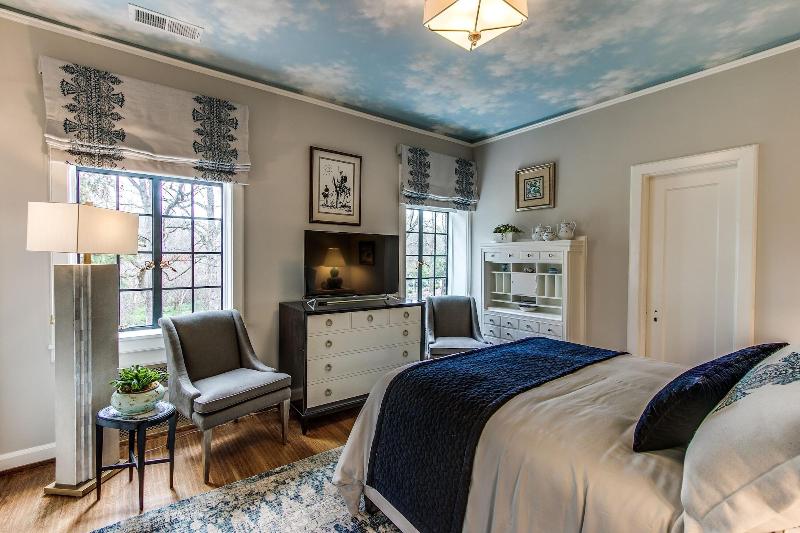 Julian Price House image
