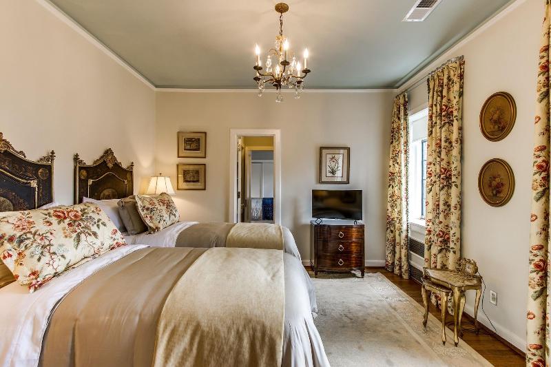 Julian Price House image