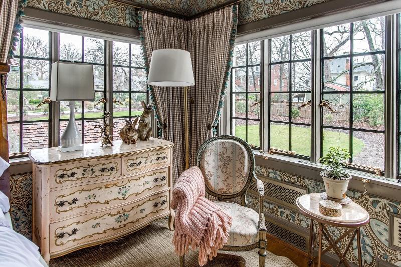 Julian Price House image