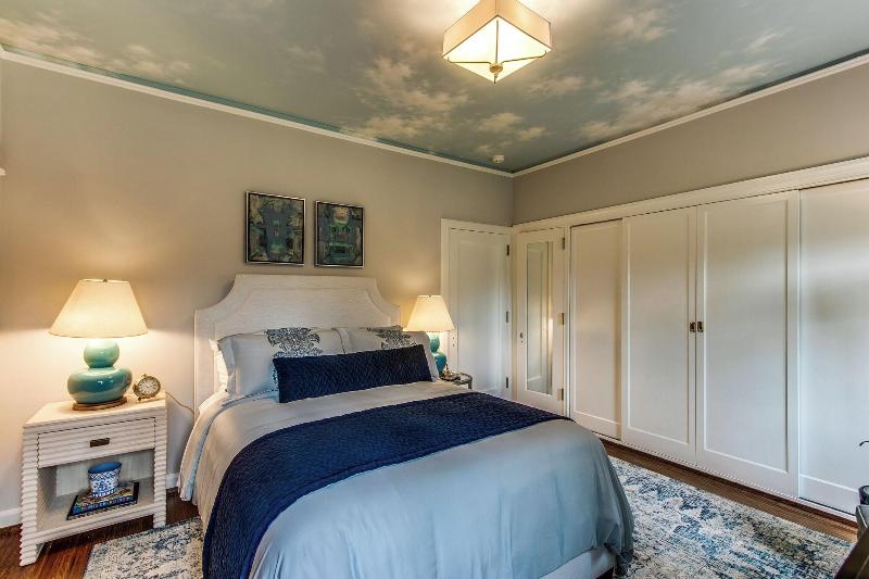 Julian Price House image