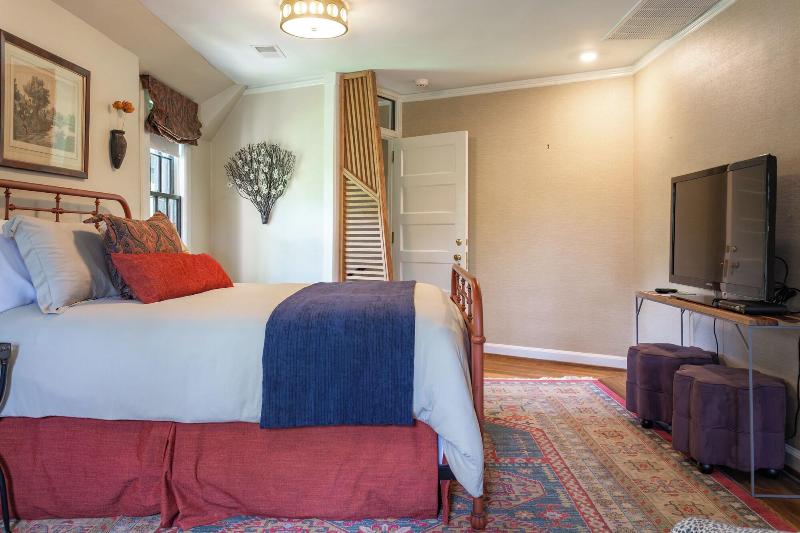 Julian Price House image