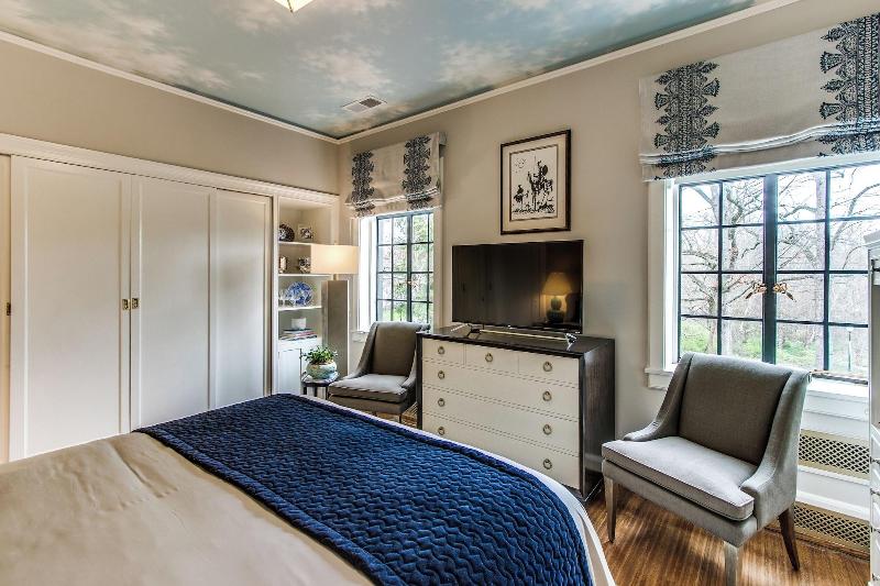 Julian Price House image