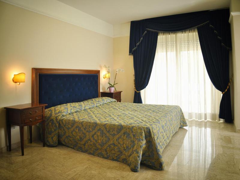 Mondial Park Hotel image