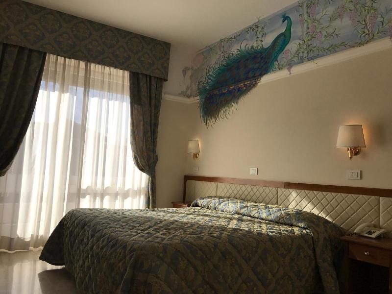 Mondial Park Hotel image
