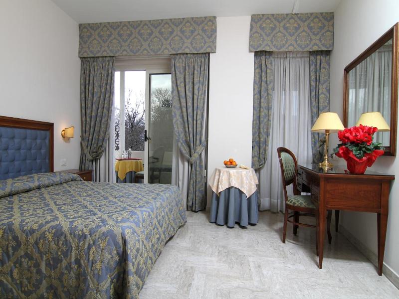 Mondial Park Hotel image