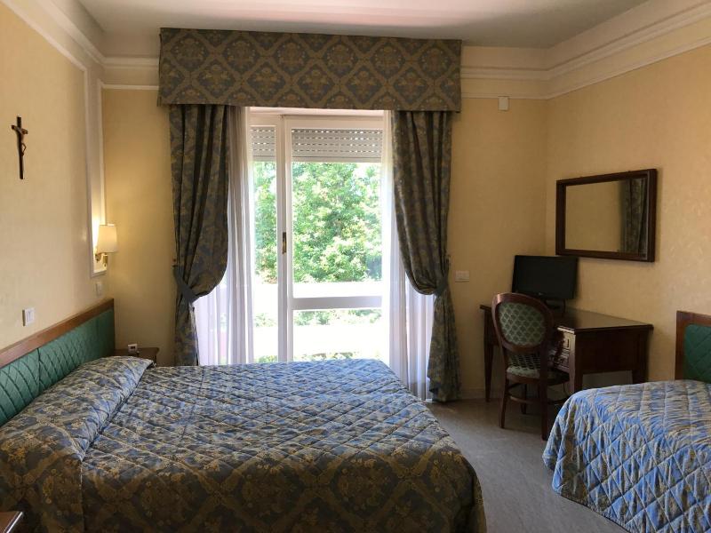 Mondial Park Hotel image