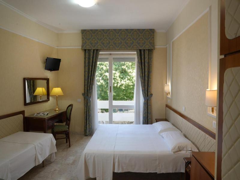 Mondial Park Hotel image