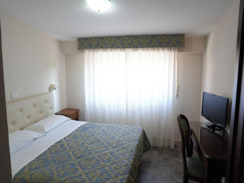 Mondial Park Hotel image