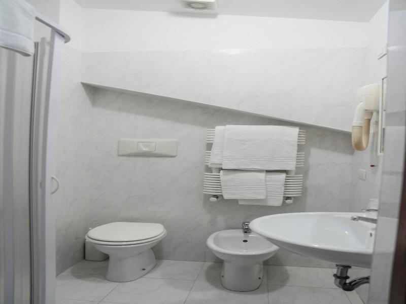Mondial Park Hotel image
