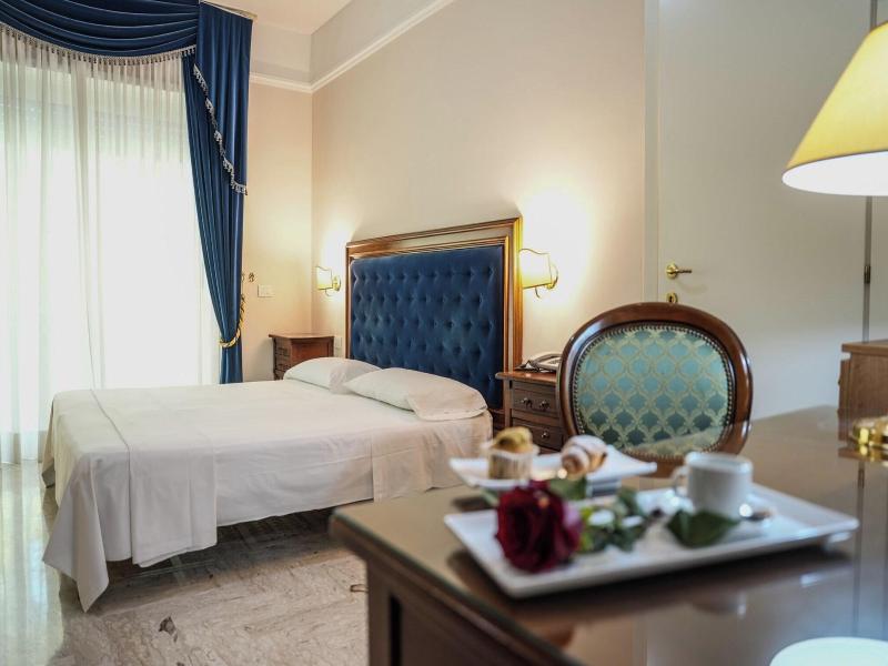 Mondial Park Hotel image