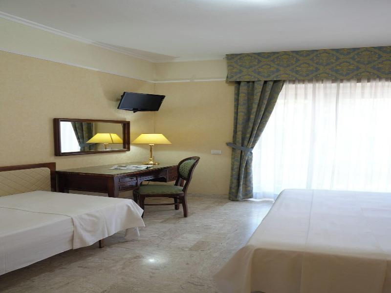 Mondial Park Hotel image