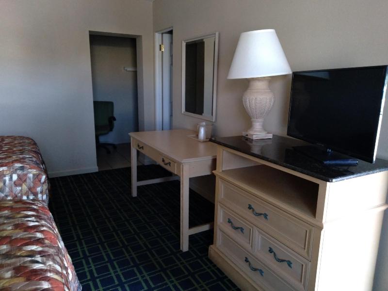 Budget Lodge Of Mount Dora image