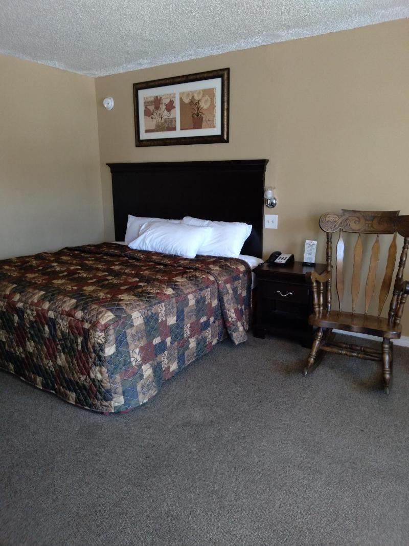 Budget Lodge Of Mount Dora image