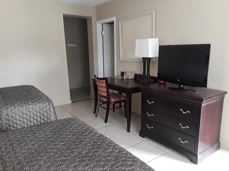 Budget Lodge Of Mount Dora image