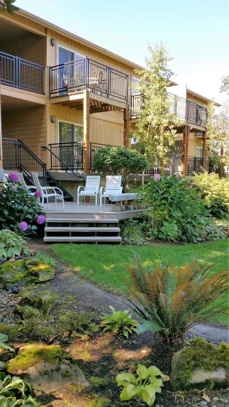 Lewis River Inn image