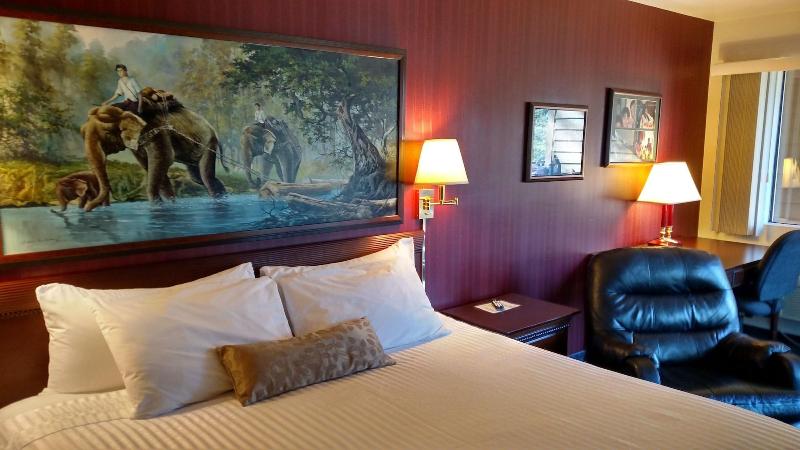 Lewis River Inn image