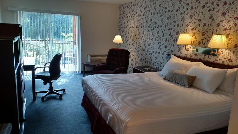 Lewis River Inn image