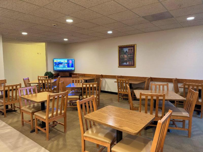 Peppermill Empress Inn image
