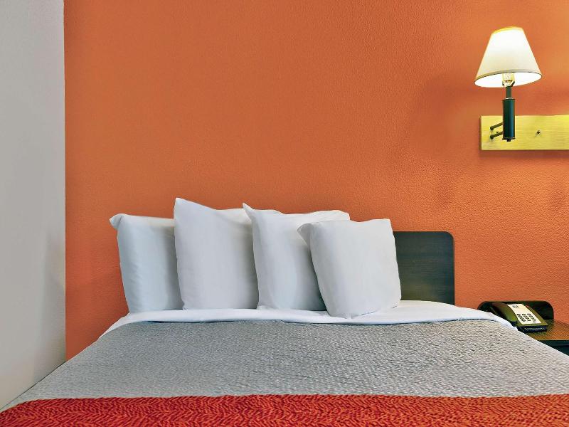 Motel 6 Bremerton, WA