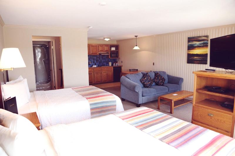 Coachman Inn & Suites image