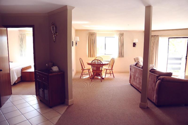 Coachman Inn & Suites image