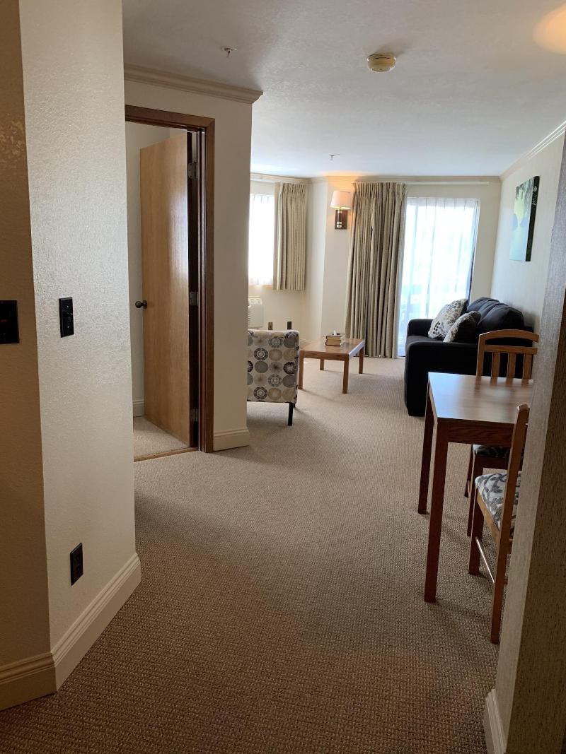 Coachman Inn & Suites image