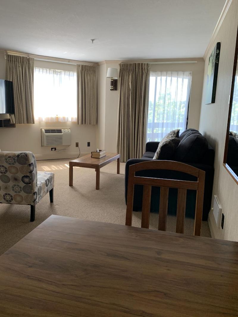 Coachman Inn & Suites image