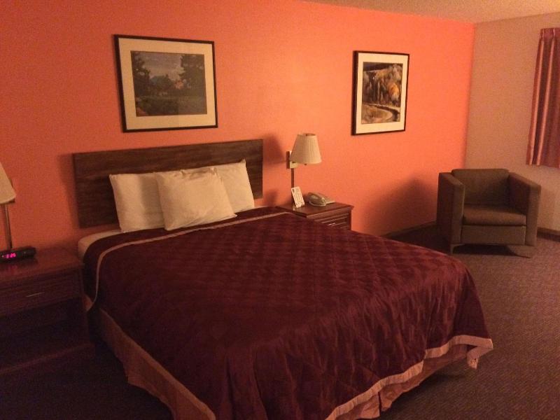 King Oscar Motel image