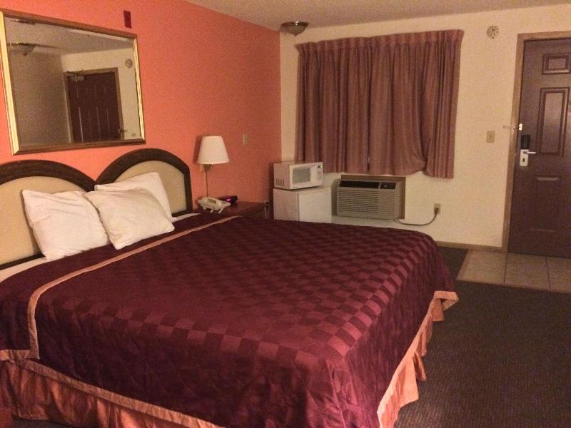 King Oscar Motel image