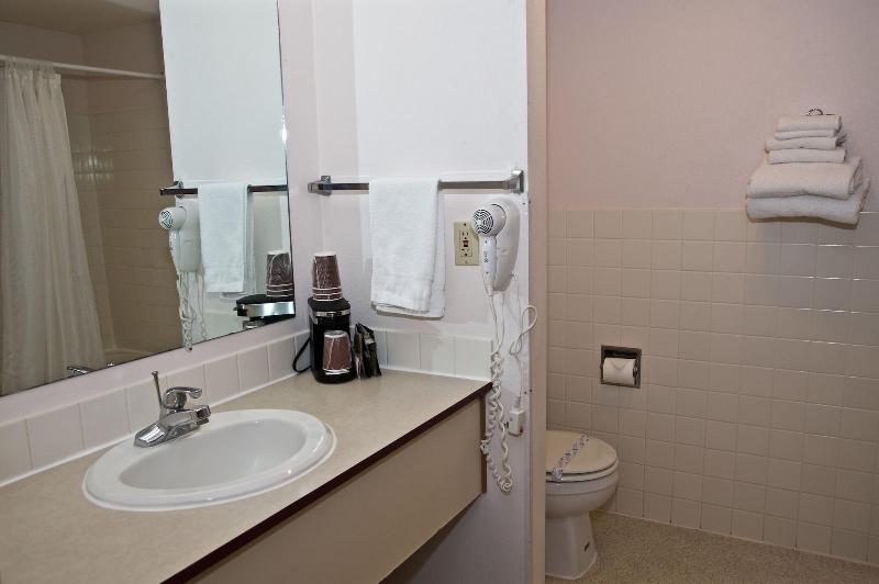 King Oscar Motel image