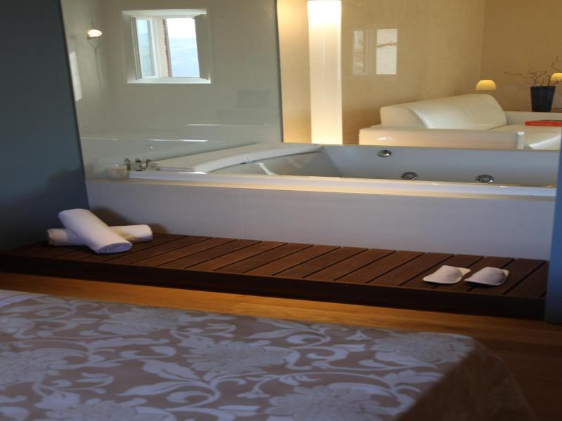 Relais Del Borgo Hotel E Spa image