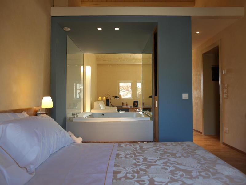 Relais Del Borgo Hotel E Spa image
