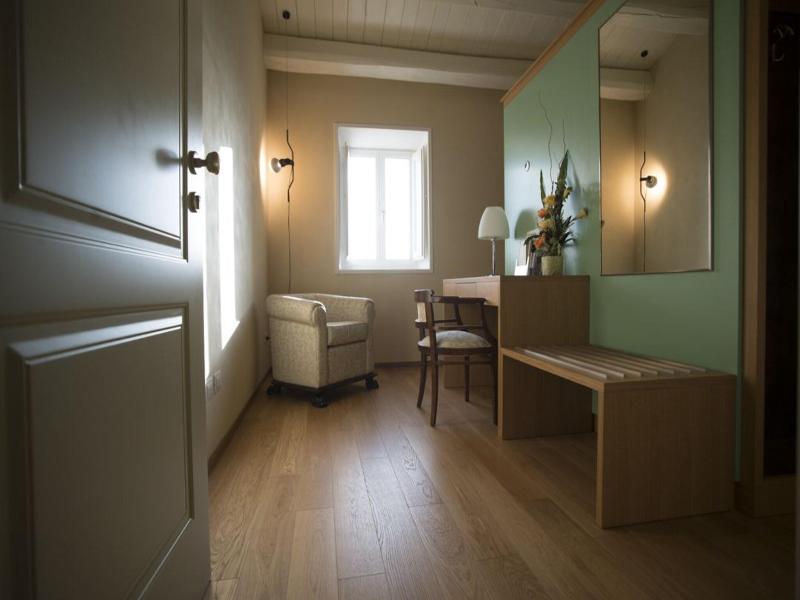Relais Del Borgo Hotel E Spa image