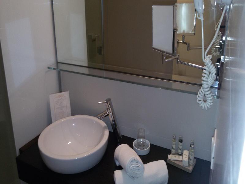 Relais Del Borgo Hotel E Spa image