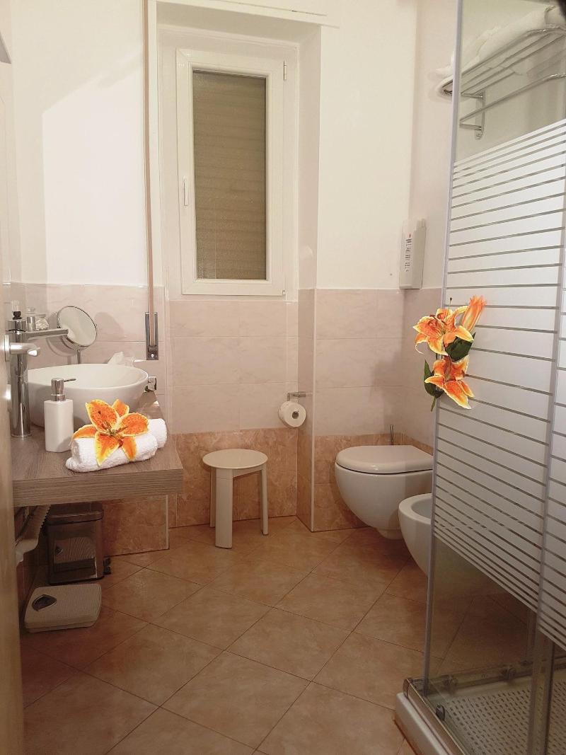 Home Flowers Milano image