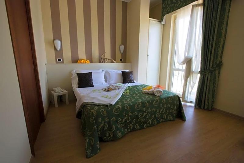 Hotel La Palazzina image