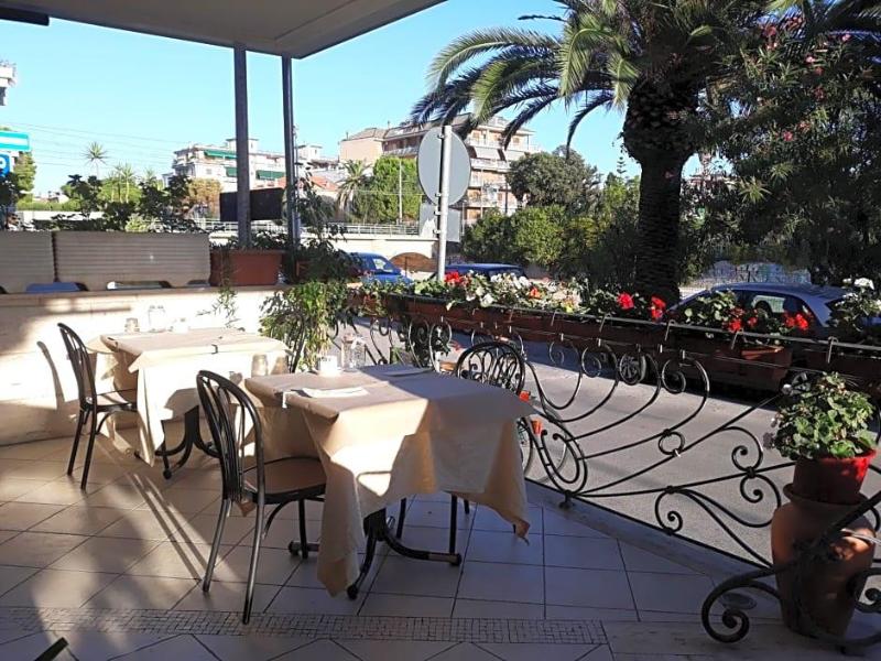 Hotel La Palazzina image