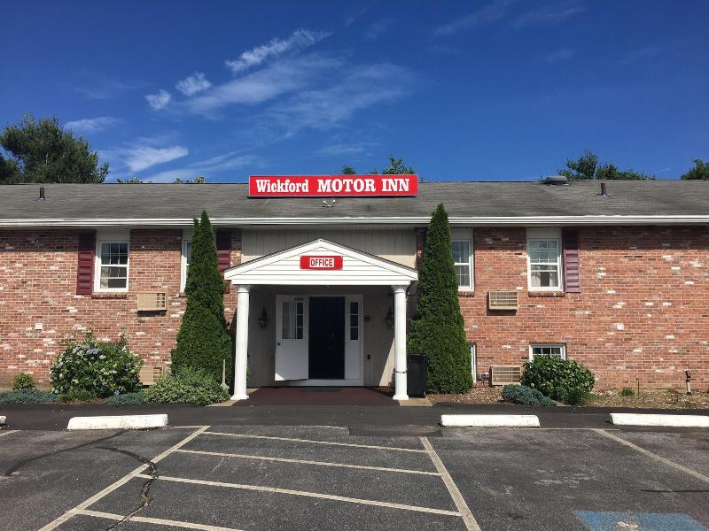 Wickford Motor Inn image
