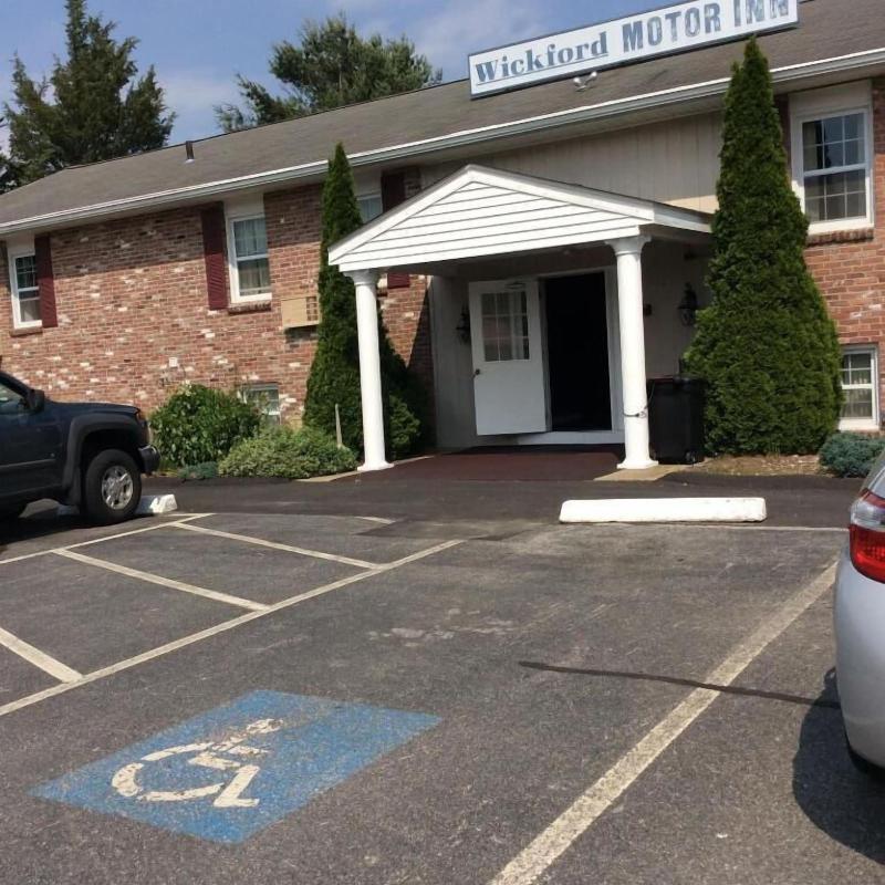 Wickford Motor Inn image