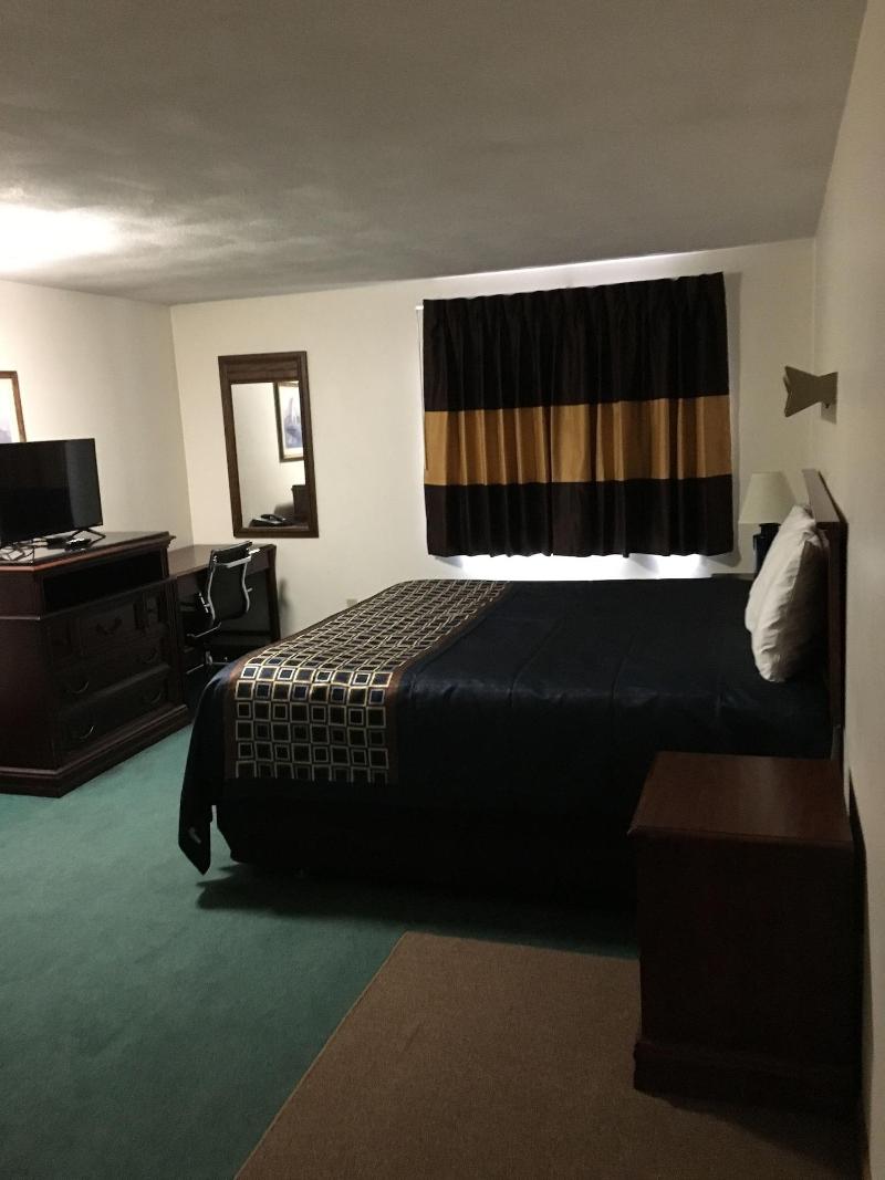 Wickford Motor Inn image