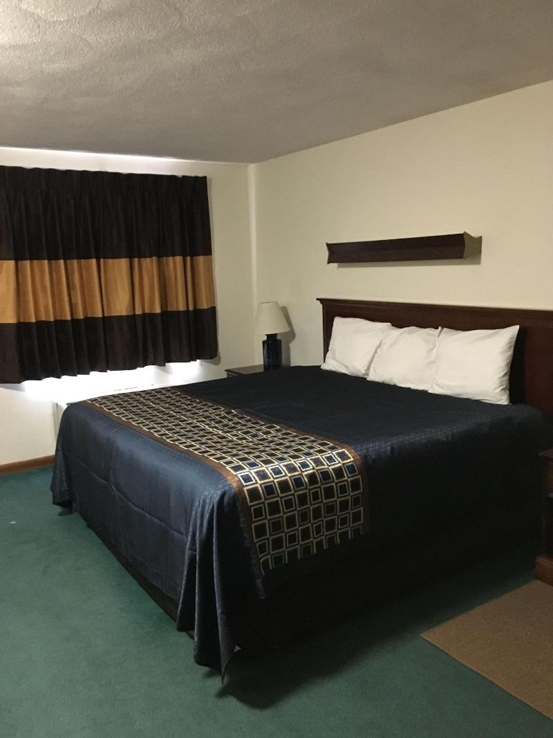 Wickford Motor Inn image