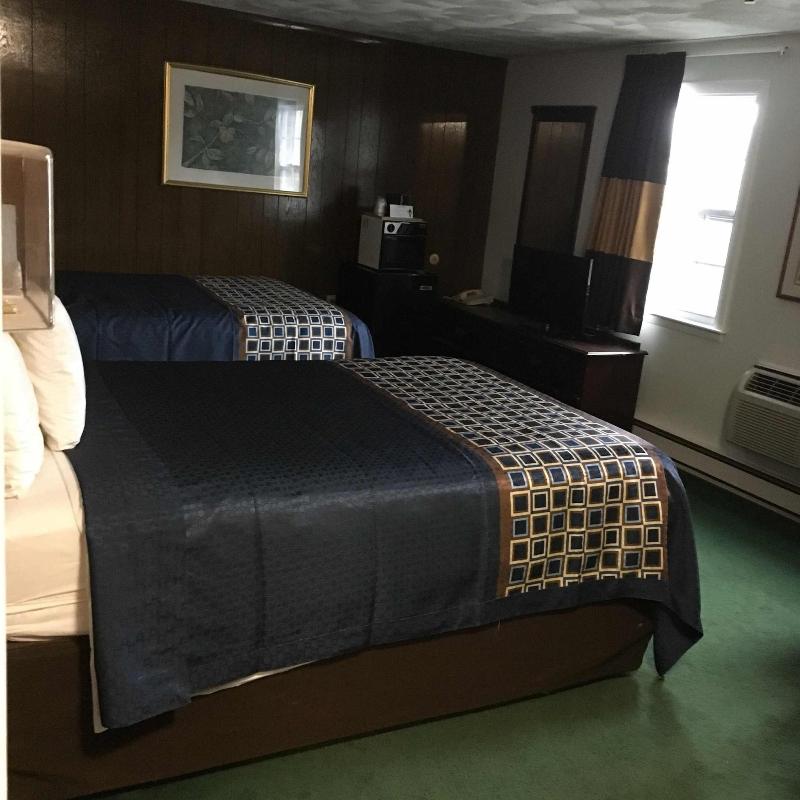 Wickford Motor Inn image