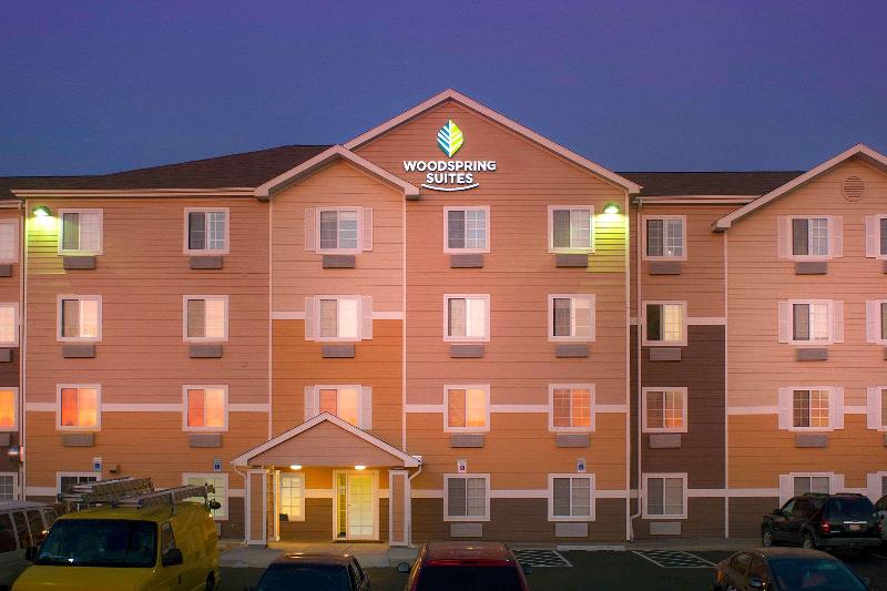 Woodspring Suites Lincoln — general view
